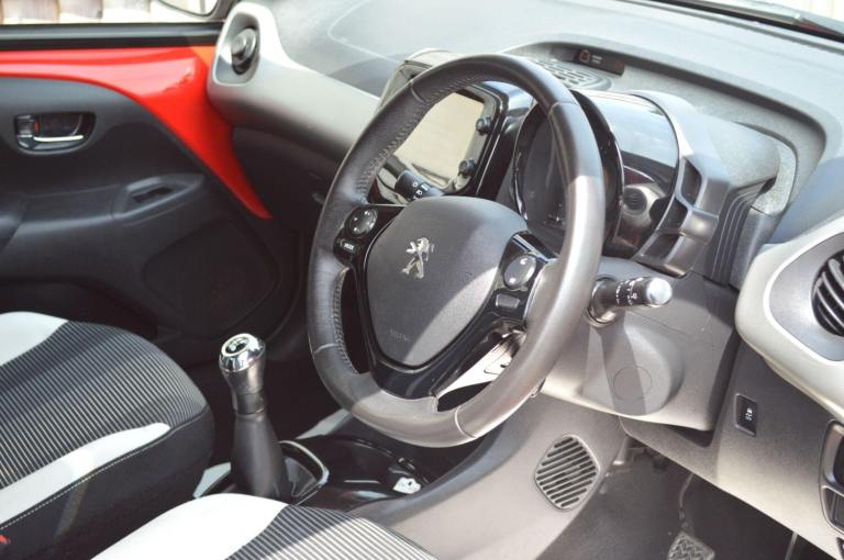 2017 Peugeot 108 1.2 PureTech Allure Top! Euro 6 5dr HATCHBACK Petrol Manual