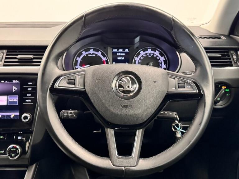 2019 Skoda Octavia 1.5 TSI GPF ACT SE TECHNOLOGY FIVE DOOR 150 BHP + PARKING SENSORS + APPLE P Ha...