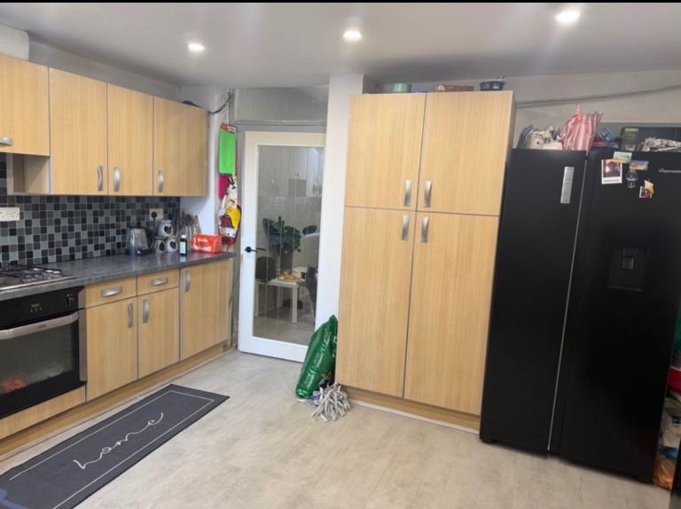 Room to rent for girls 