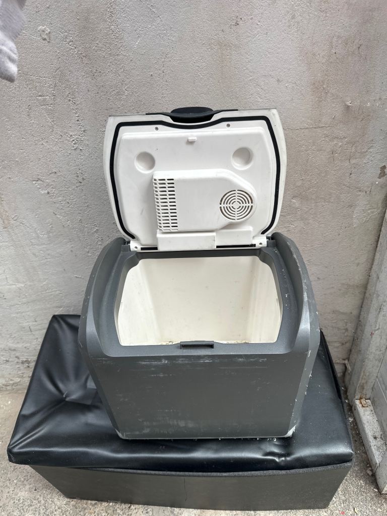 Car fridge Halfords camper caravan 