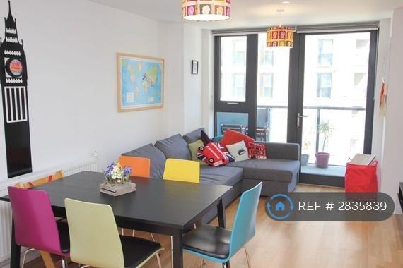 2 bedroom flat in Jubilee Heights, London, SE10 (2 bed) (#2835839)