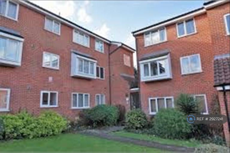 2 bedroom flat in Cambridge Gardens, London, N10 (2 bed) (#2927241)