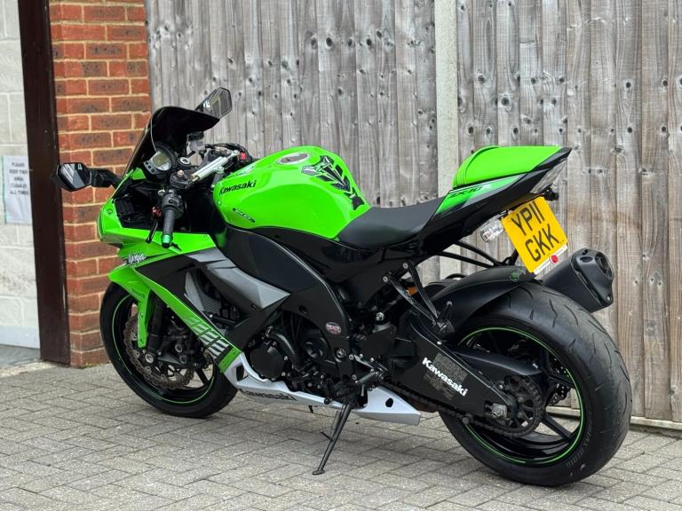 KAWASAKI NINJA ZX10R ANNIVERSARY EDITION 2011 (11) SUPER SPORT + 8,500 MILES 