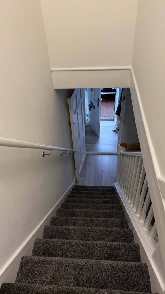 Spacious & Cosy Single Room For Rent AT EN5 2QE