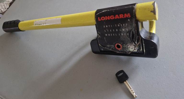 LONGARM ANTI-THEFT HEAVY DUTY STEERING WHEEL LOCK
