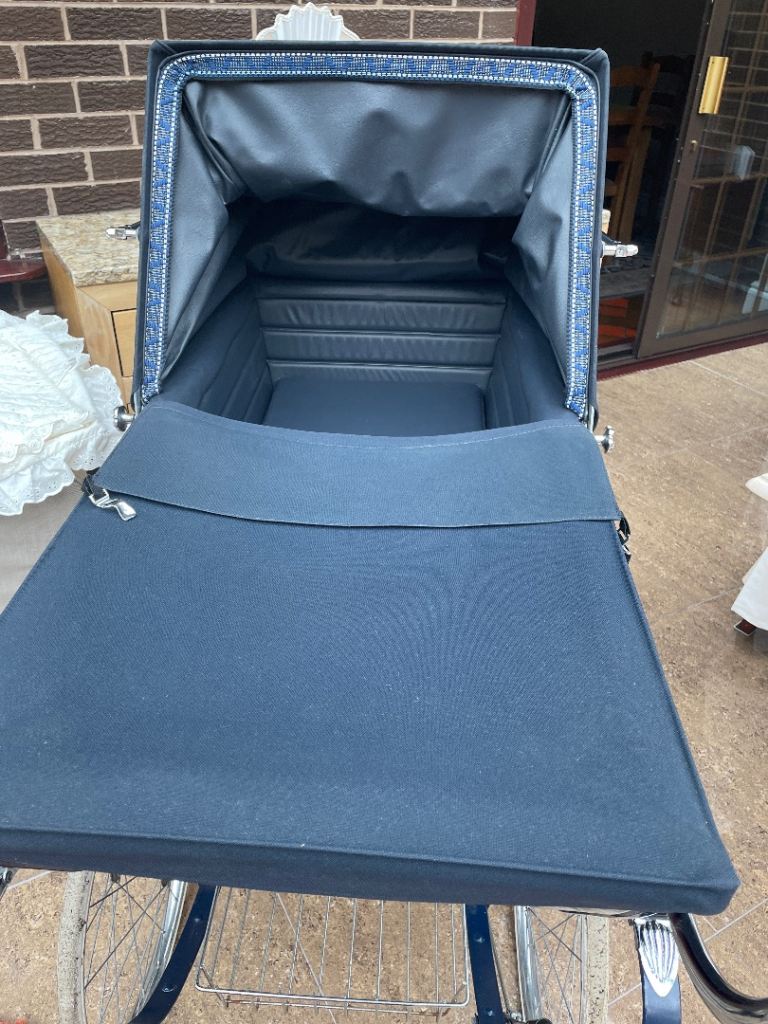 Silver Cross Churchill Coach Built Pram