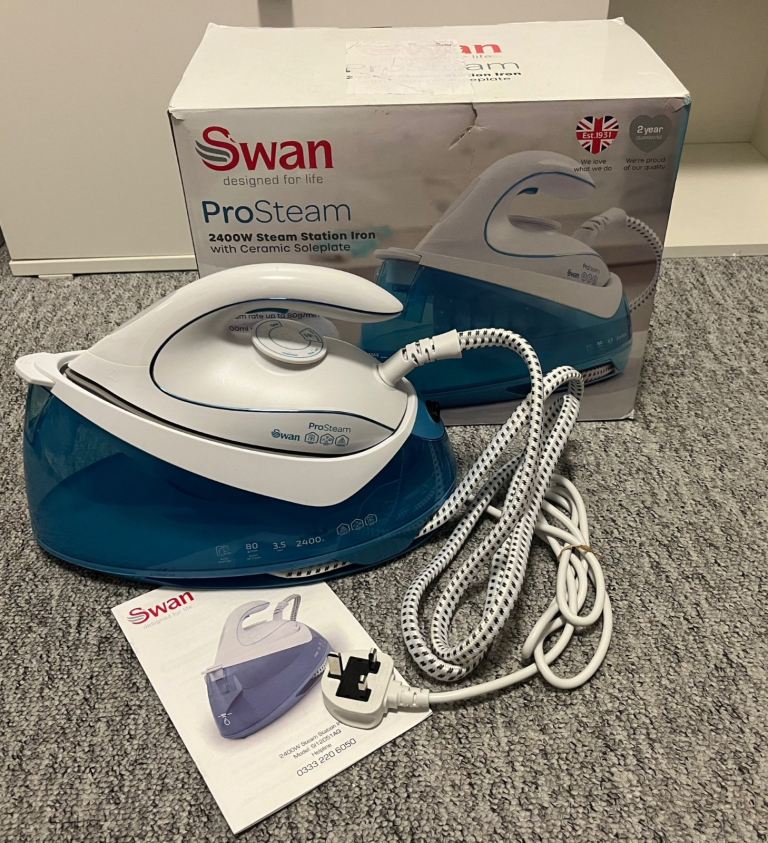 Swan Steam Generator Iron with Ceramic Soleplate New in Original box