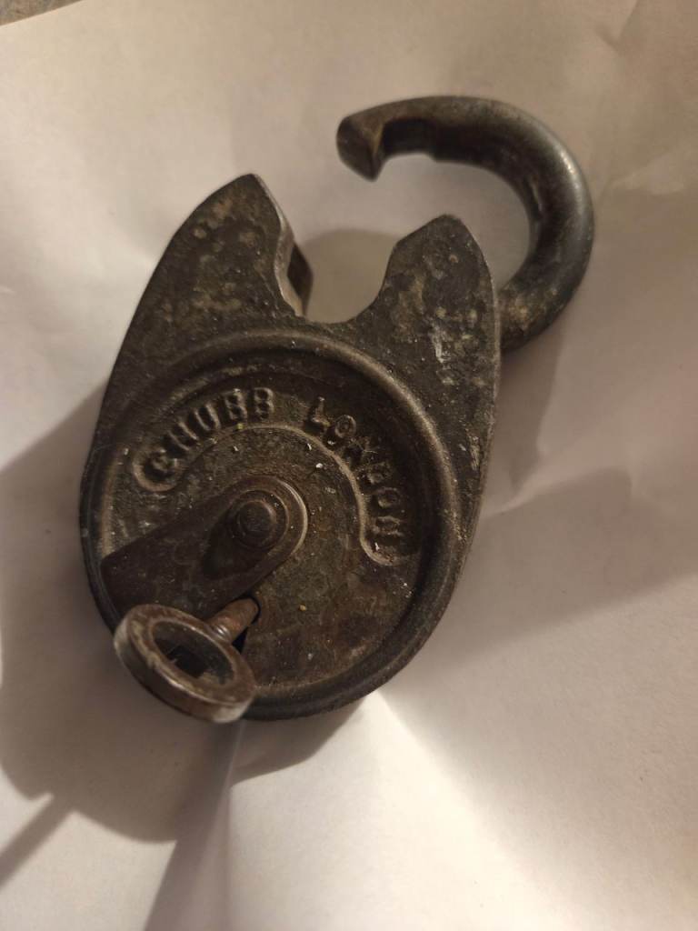 Vintage chubb padlock 079