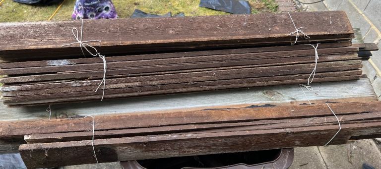 Fee fence wood for repurposing- no nails!