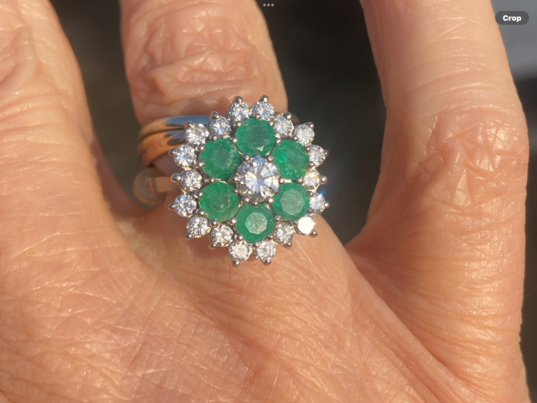 18ct Gold 1976 Emerald & Diamond Cocktail Ring. Weight 5.9g size M/N TCW 2 carats. Coll/del only.