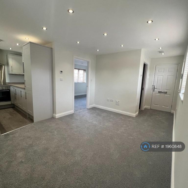 1 bedroom flat in Marford Road, Wheathampstead, St. Albans, AL4 (1 bed) (#1960848)