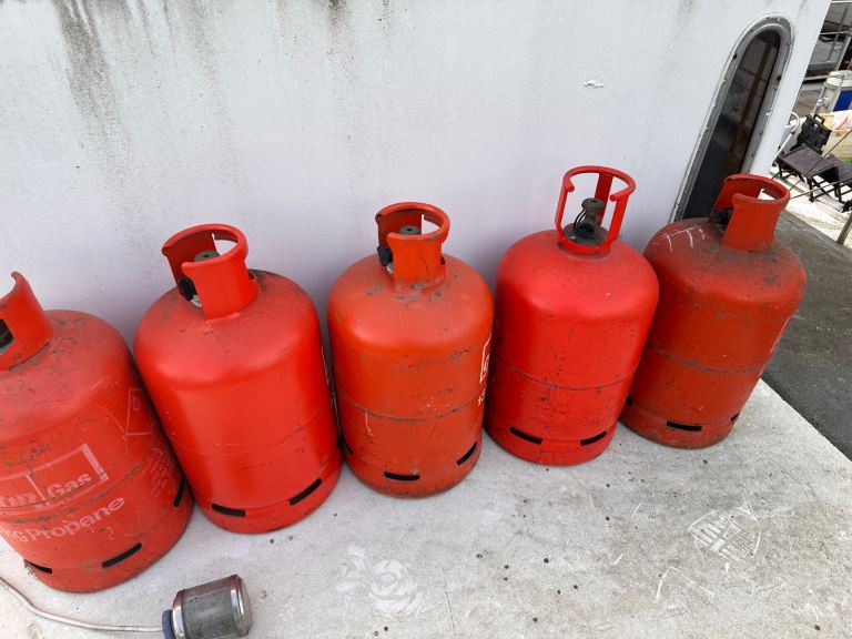 5 Butano Gas Cylinder 