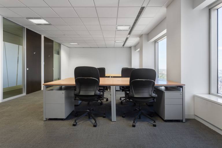 Weymouth - DT4 7BS \ Office Space for Rent with 5 Desks