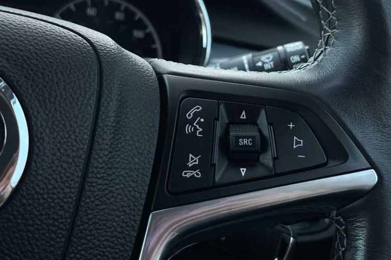 2017 Vauxhall Mokka X 1.4T Design Nav 5dr HATCHBACK PETROL Manual