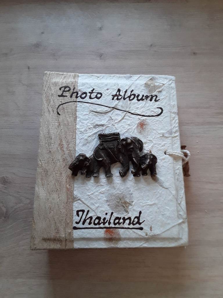 Photo album lovrly elephant detail on the front from Thailand New 