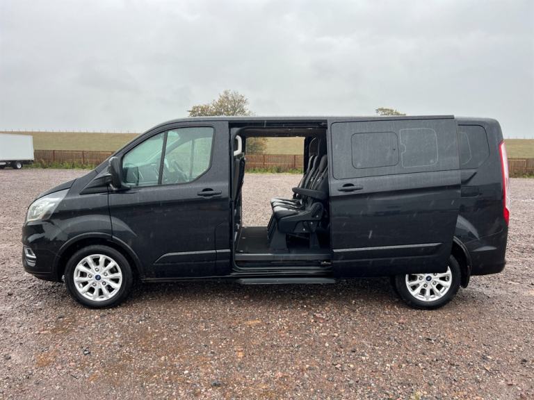 2021 Ford Tourneo Custom 320 TITANIUM ECOBLUE 9 SEATER Minibus Diesel/Ele Manual