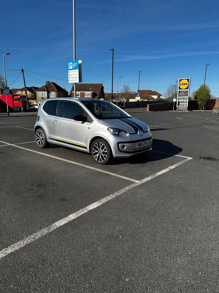 Volkswagen, UP, Hatchback, 2016, Manual, 999 (cc), 3 doors