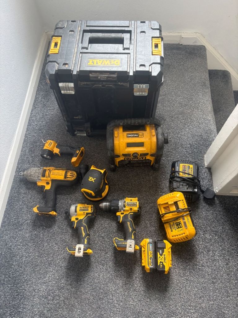 DEWALT TOOLS 