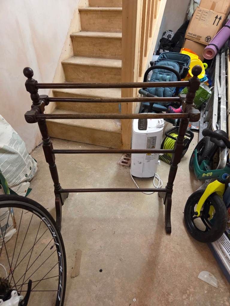 Vintage Victorian Wooden Towel Rail / Clothes Stand – Good Condition
