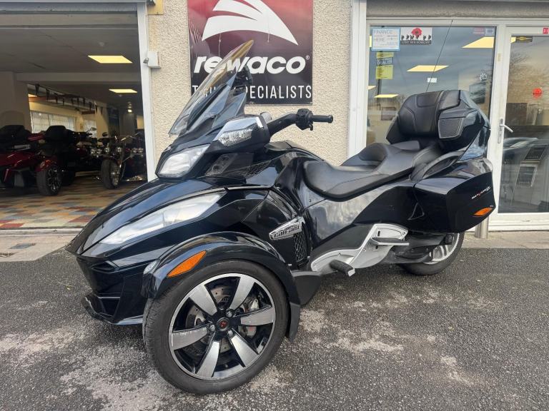 2014 Can-Am Spyder RT 1330 Semi Automatic Trike 23,000 Miles