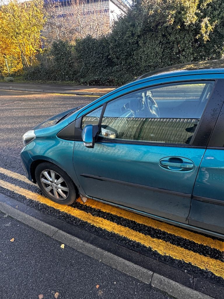 Toyota, YARIS, Hatchback, 2012, Manual, 1329 (cc), 5 doors