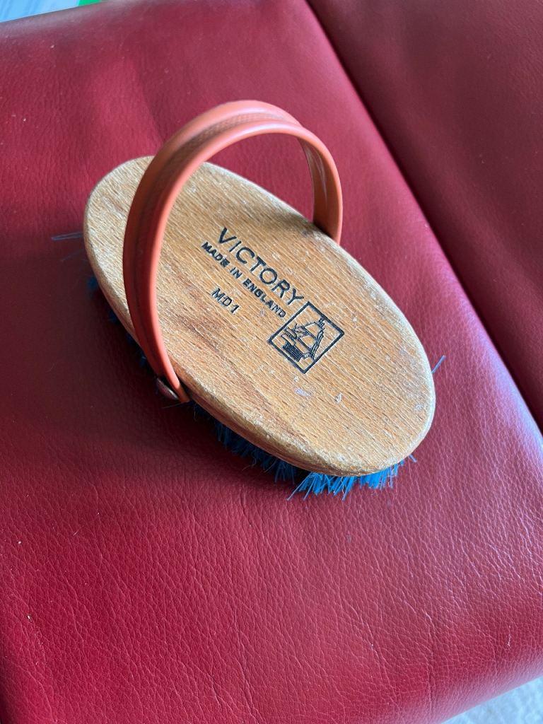 Vintage victory Horse Brush