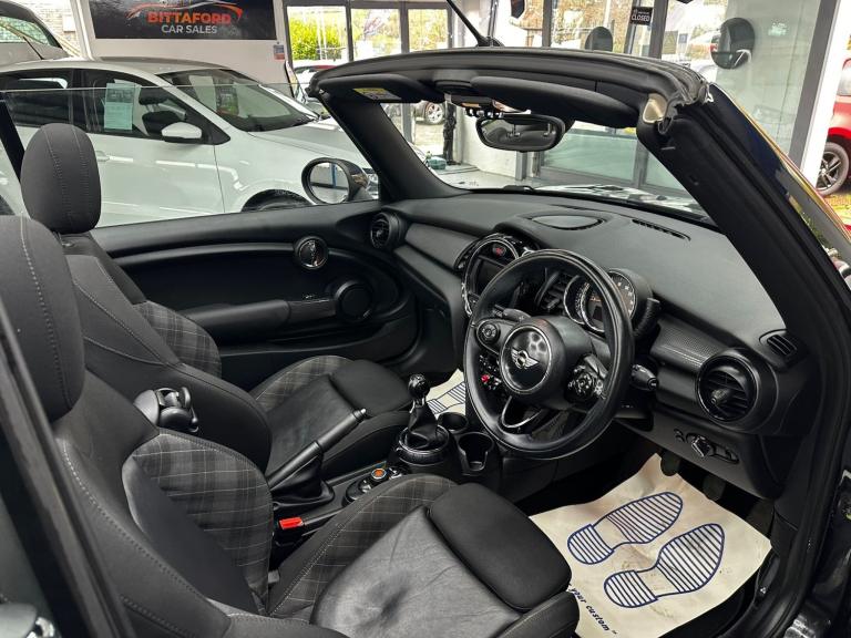 MINI CONVERTIBLE 1.5 Cooper D Convertible 2016