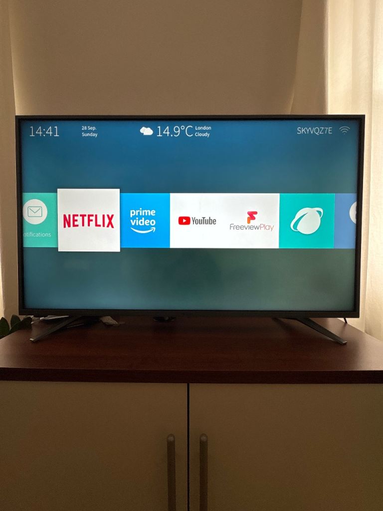 Hisense 40" Full HD Smart TV + Remote (CASH ONLY)