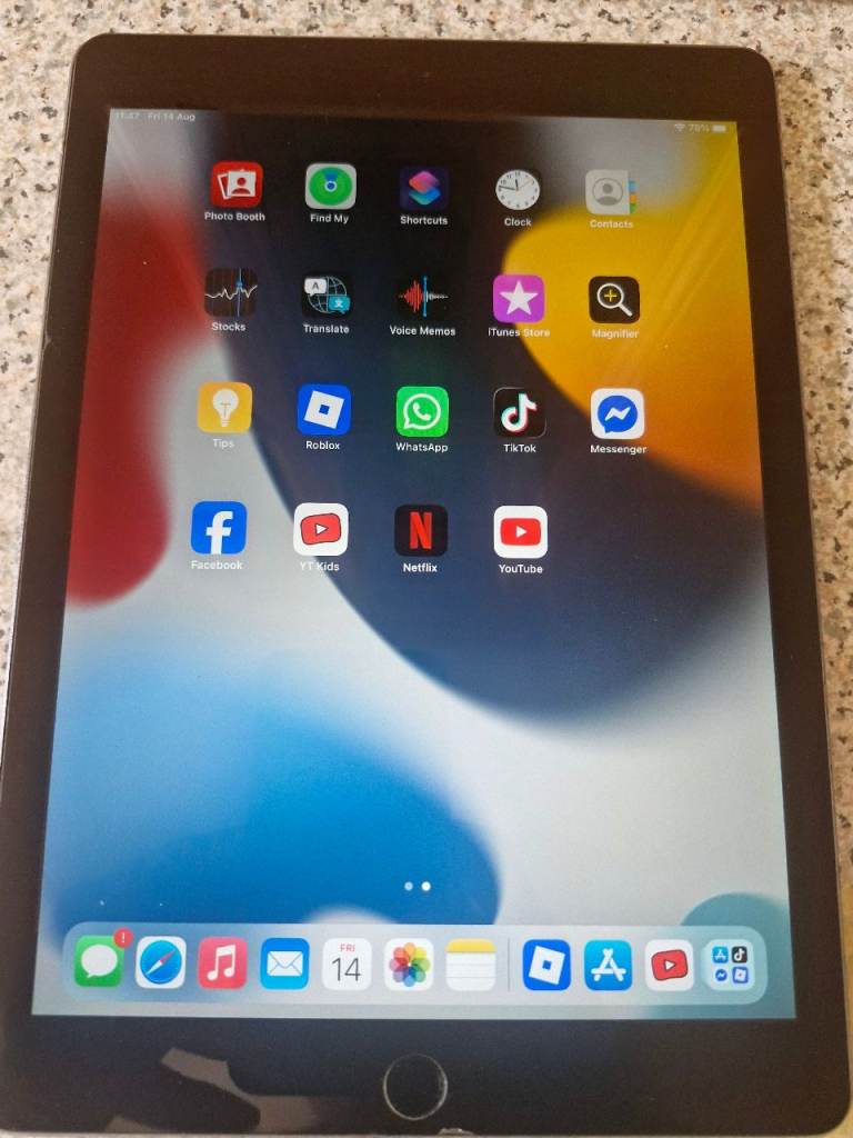 Apple iPad  – Space Grey, Good Condition