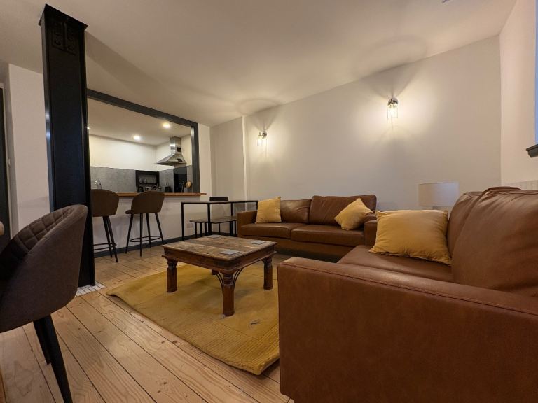 Fab and funky warehouse conversion in Leith!!