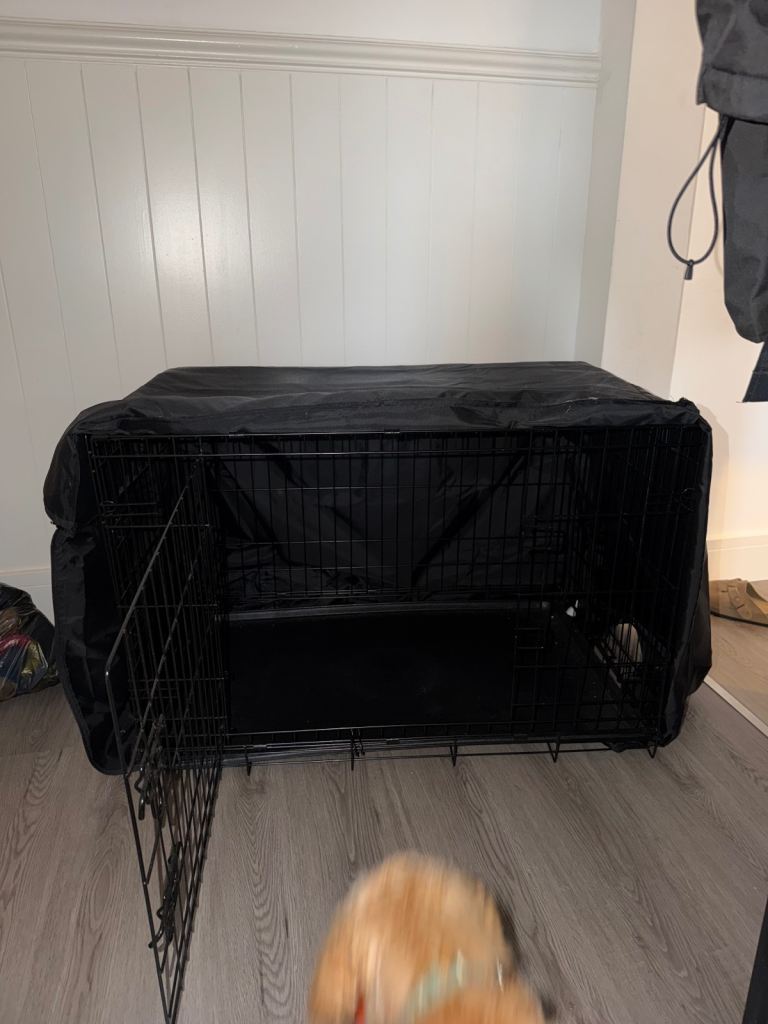 Dog cage with cover 