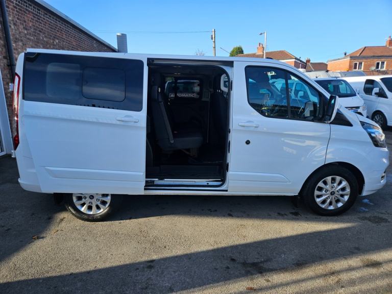 2022 Ford Transit Custom 320 LIMITED DCIV ECOBLUE AUTOMATIC (22,000) NO VAT Crew Van Diesel Autom...