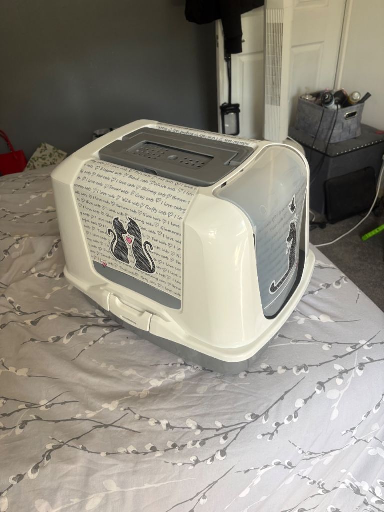 Cat litter box