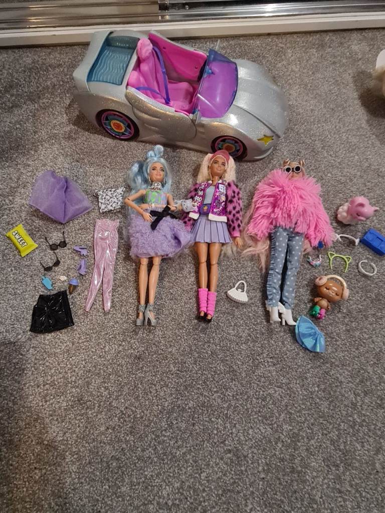 Barbie Extra dolls, Extra car and Accessorise