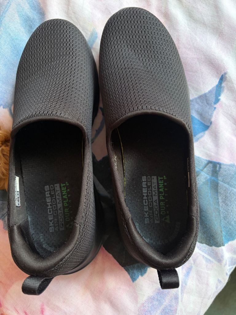 Skechers Go Walk Trainers – Black, As Good As New