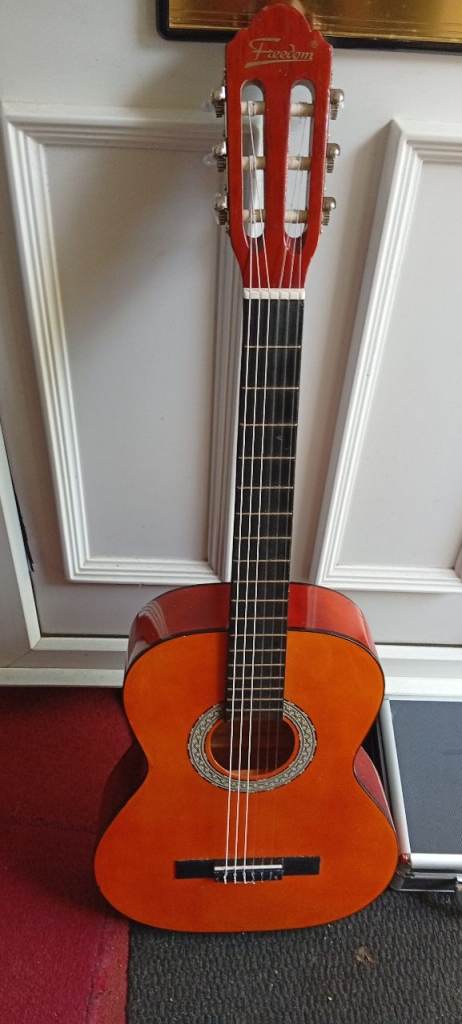 Freedom 3/4 size classical guitar for age 8 to 12 years old 
