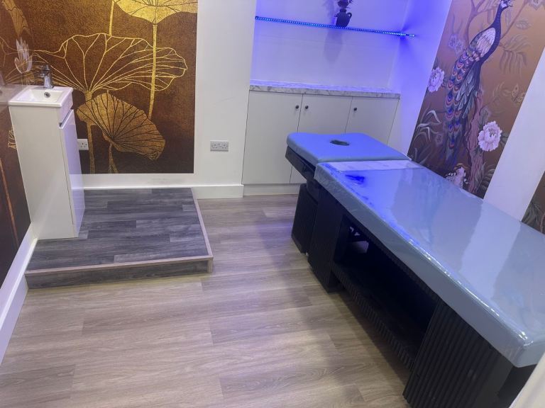 Beauty room to rent in Kensington / Nottinghill