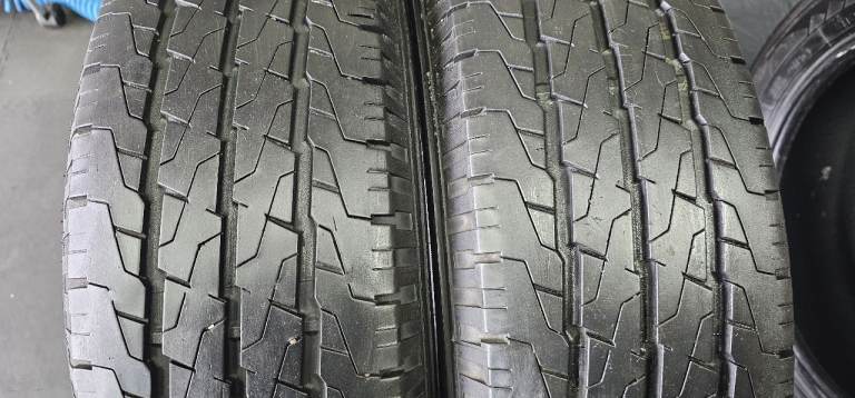 205 65 15 C   2 x tyres Comforser CF350