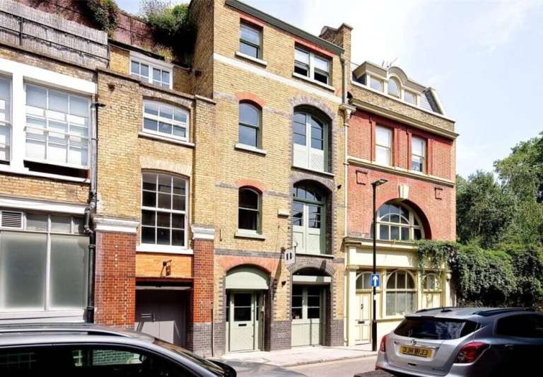 5 to [advertised_max_value Person Private Office Suites to rent in Clerkenwell, EC1V
