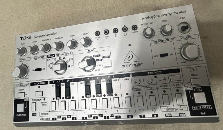 Behringer TD‑3 – Excellent Condition – £80 OBO
