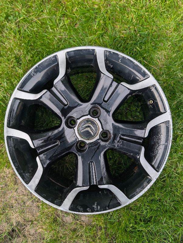 Full set of DS3 17" alloy wheels 4x108