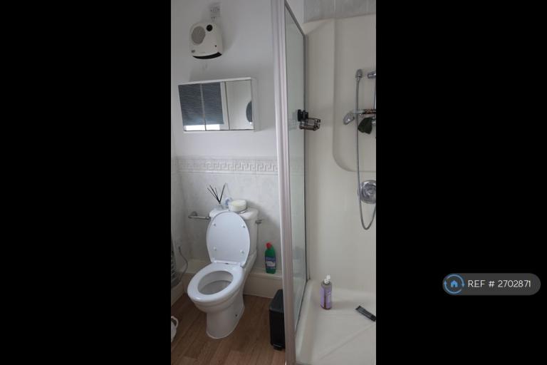 2 bedroom flat in Fewston Way, Doncaster, DN4 (2 bed) (#2702871)