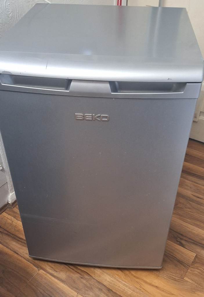 Beko under counter fridge grey colour, model number: LA 120S in very good condition,