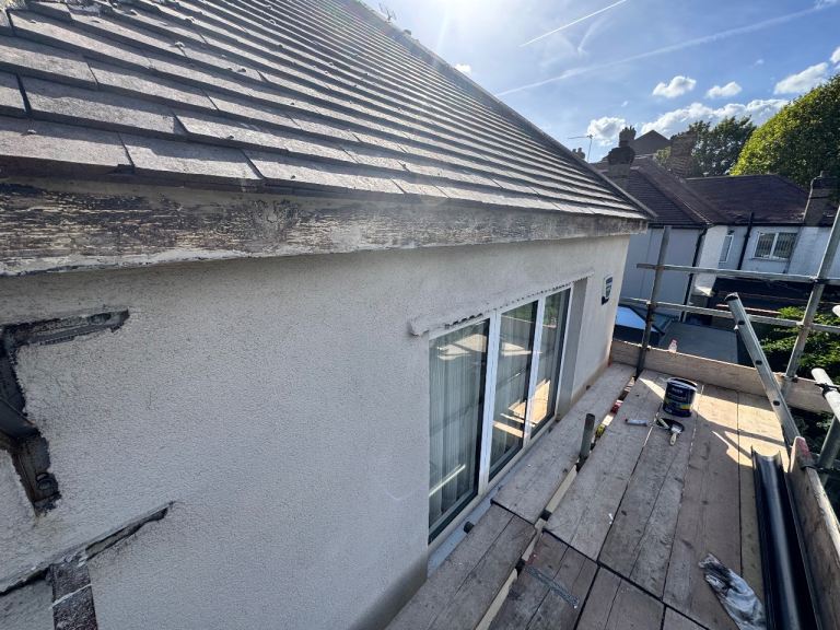 Painter and Decorator | Interior Painting & Plaster Skimming | Reliable & Clean Work