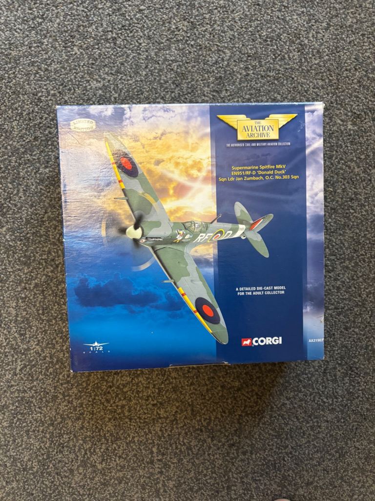Corgi supermarine spitfire 