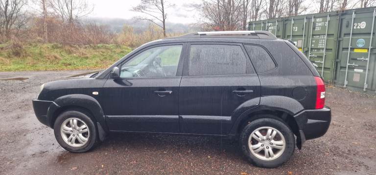 HYUNDAI TUCSON 2LITRE CRDI TDIESEL 4X4 6 SPEED MANUAL FACTORY BLACK FULL MOT 