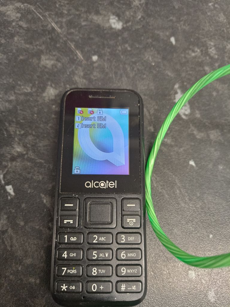 Alcatel dual SIM phone unlocked REDUCED TO £17