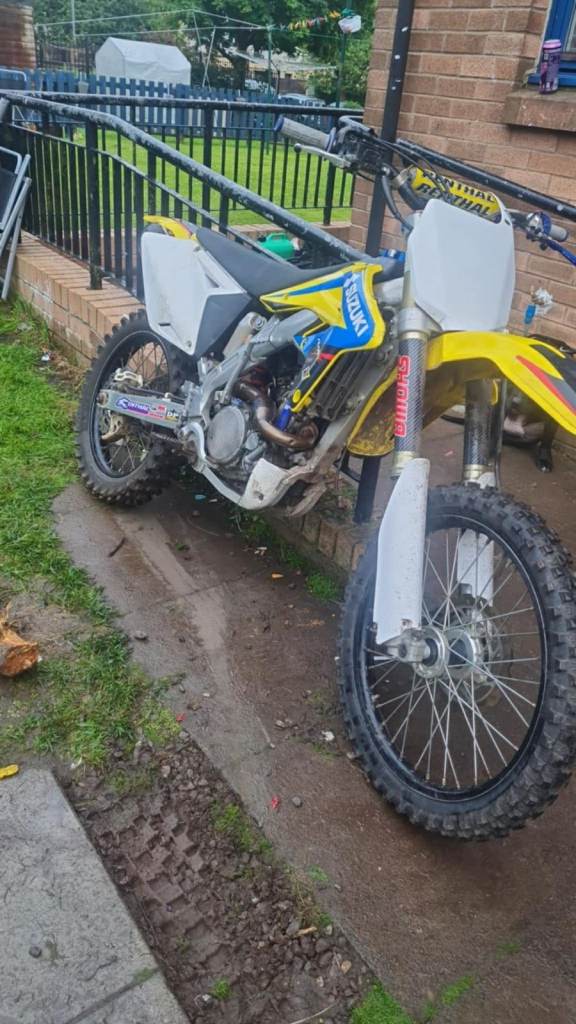 Suzuki Motocross Bike – Good Condition