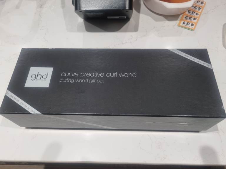 Brand New - still boxed - GHD Curve Creative Curling Wand Gift set with heat resistant mat