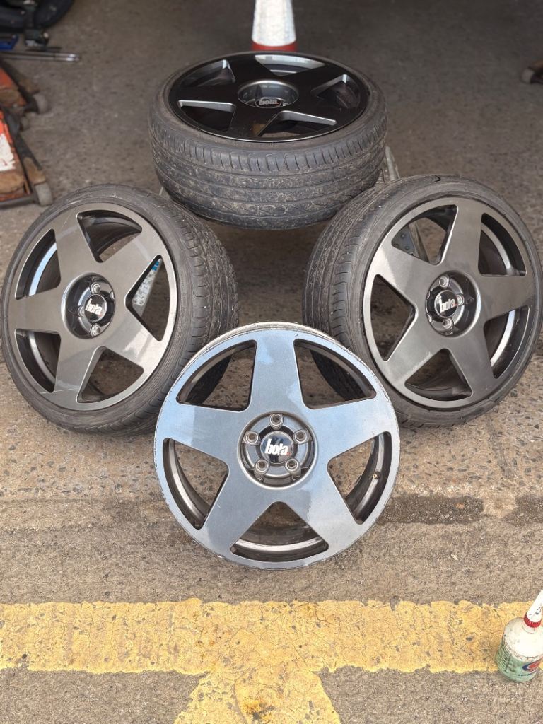 19” B10 Bolas
